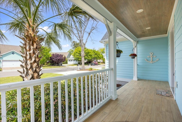 balcony featuring covered porch