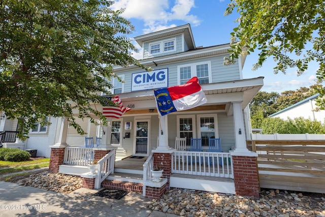 view of front of house featuring covered porch