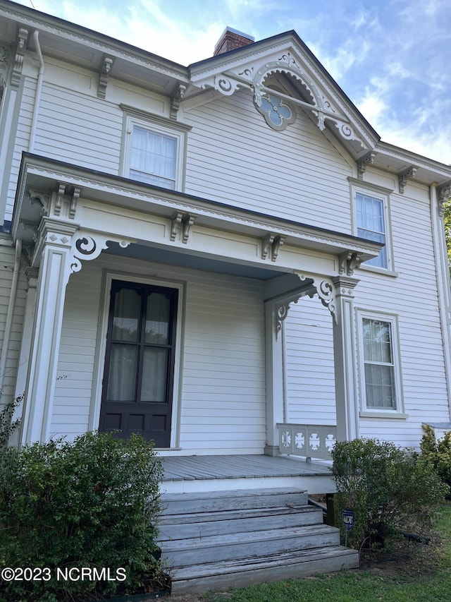 view of front of property with a porch