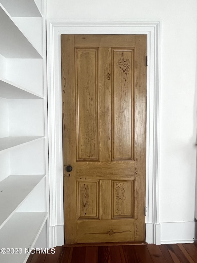 room details featuring hardwood / wood-style floors