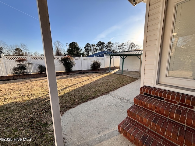 view of yard with a patio