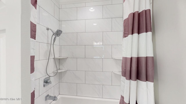 bathroom featuring shower / tub combo