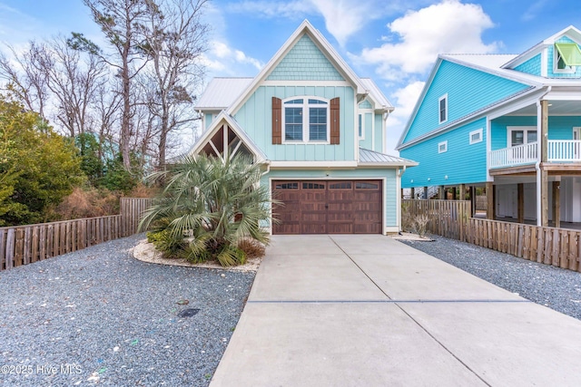 view of front facade featuring a garage