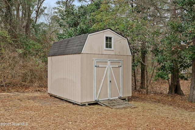 view of outbuilding