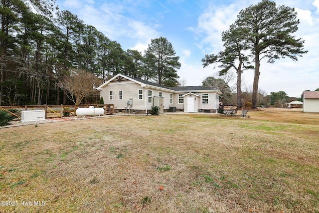 view of front of home with a front yard