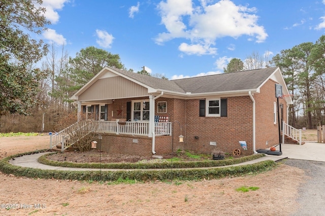 view of front of house featuring covered porch