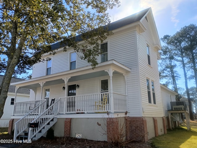 view of front of house featuring covered porch