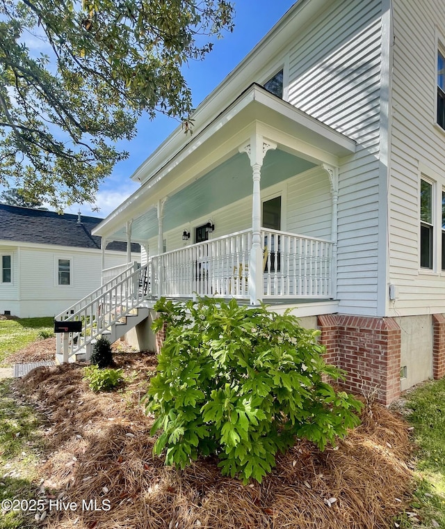 550 E Main St, Belhaven, NC 27810 - property entrance featuring covered porch