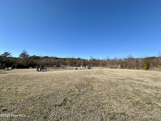 view of yard featuring a rural view