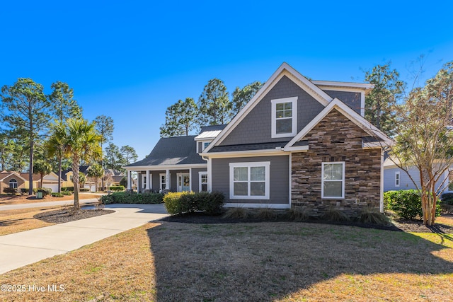 view of front of house with a front yard