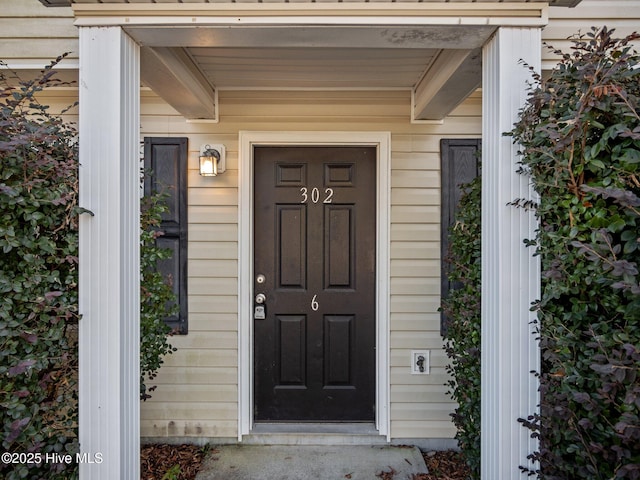 view of property entrance