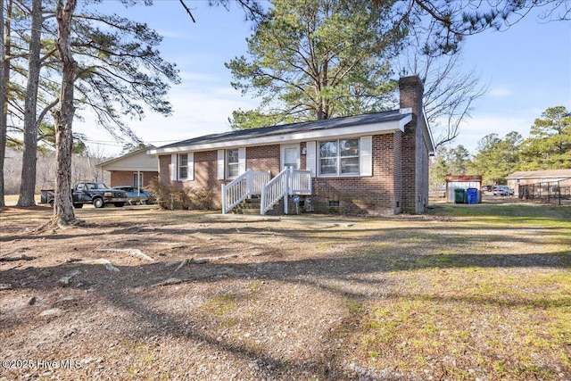 view of front facade featuring a front yard