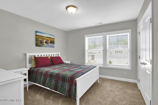 bedroom with carpet flooring