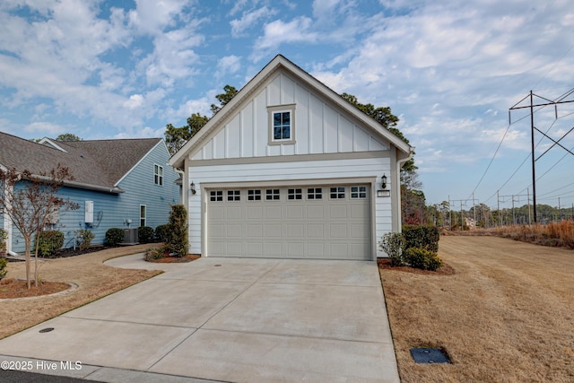 view of front of property featuring cooling unit and a front yard