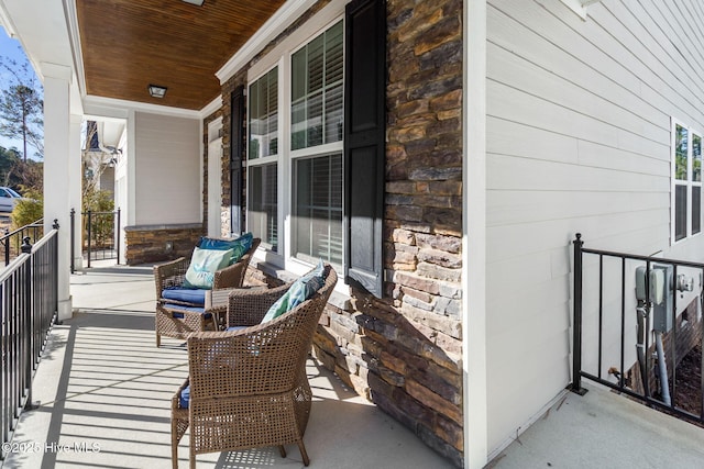 balcony featuring covered porch