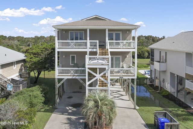 view of front facade with a carport