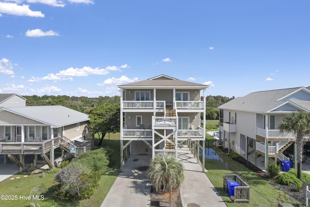 view of front of house featuring a carport