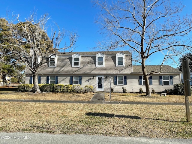 view of front of house with a front yard