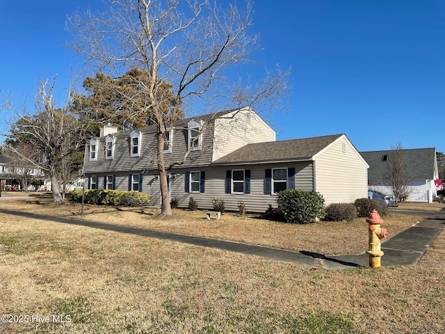 view of front of house with a front yard