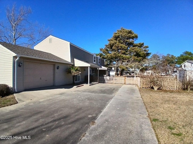 view of front facade with a garage