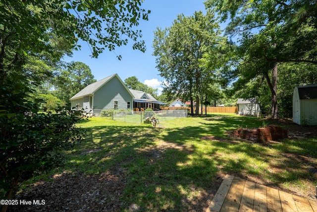 view of yard with a shed