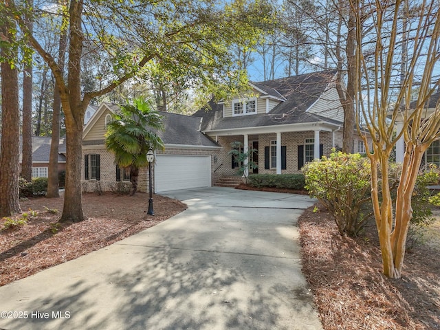 view of front facade featuring a garage