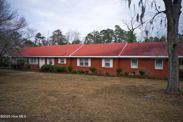 view of front of property with a front yard