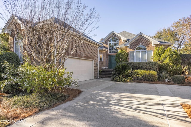 view of front property featuring a garage