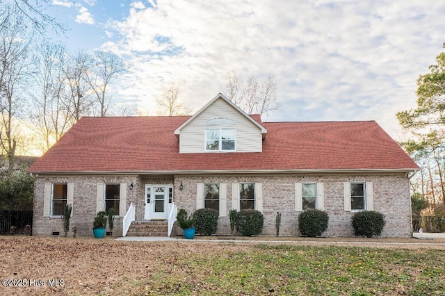 view of front facade with a front lawn