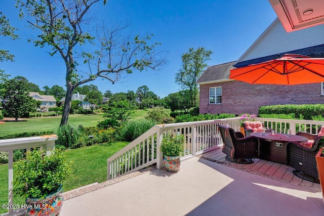 exterior space with a lawn