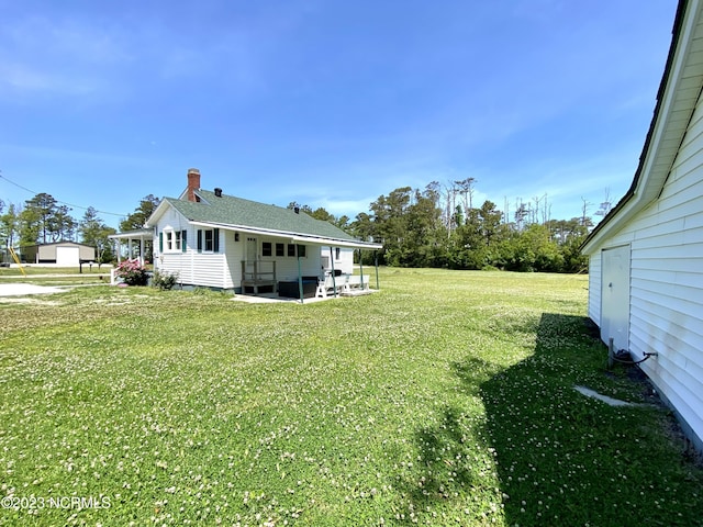 view of yard featuring a patio