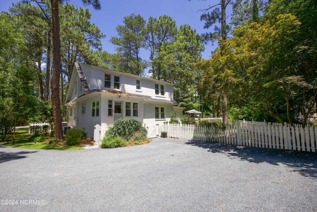 view of front of property