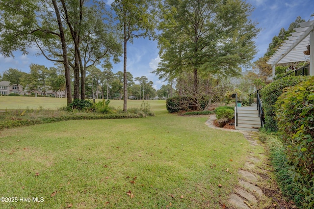 view of yard featuring a pergola