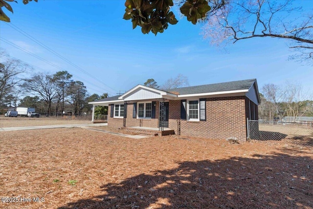 ranch-style house with a porch