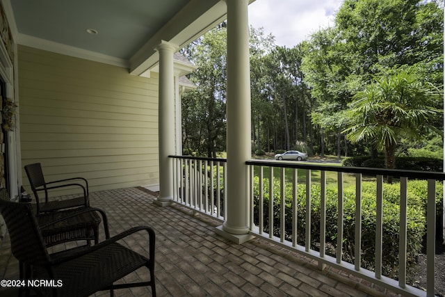 balcony featuring covered porch