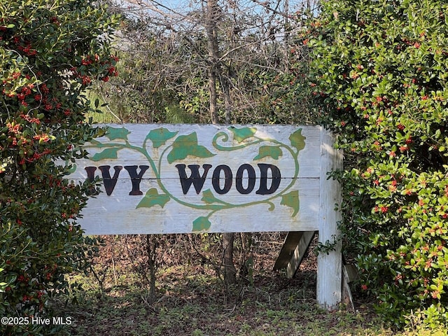 view of community / neighborhood sign