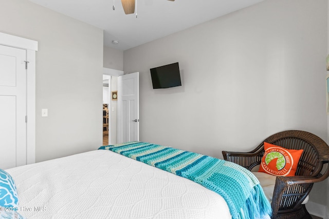 bedroom featuring a ceiling fan