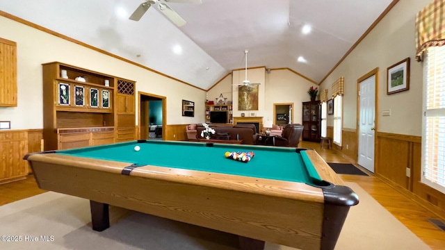 game room featuring crown molding, hardwood / wood-style flooring, billiards, ceiling fan, and vaulted ceiling