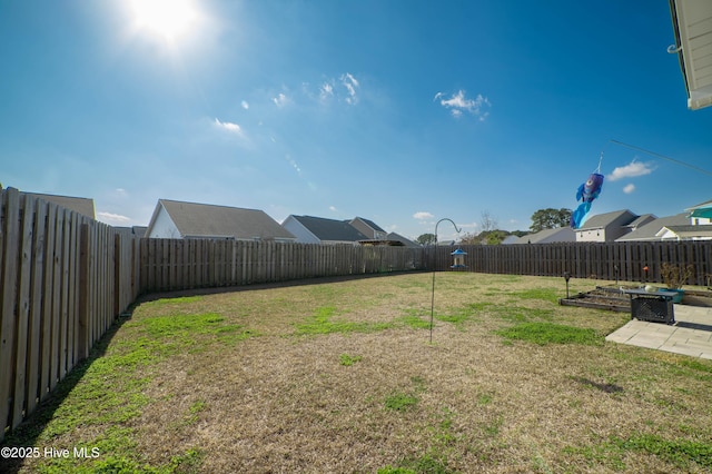 view of yard featuring a patio area