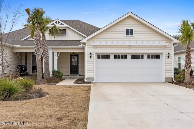 view of front facade featuring a garage