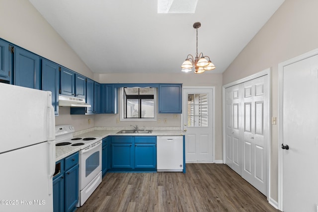 kitchen featuring blue cabinetry, white appliances, under cabinet range hood, and vaulted ceiling