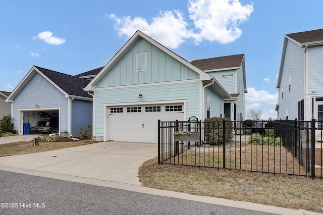 view of front facade featuring a garage