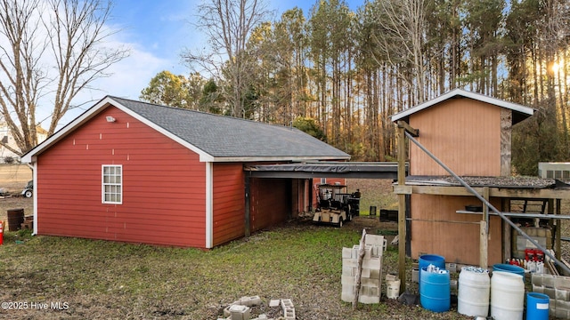 view of outdoor structure with an outdoor structure