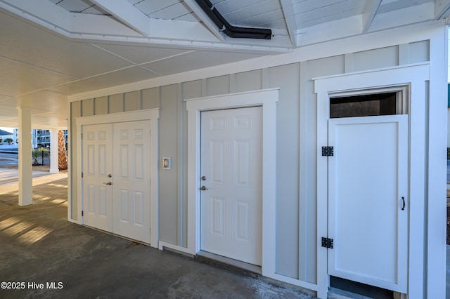 301 43rd Ave N, North Myrtle Beach, SC 29582 - entrance to property featuring board and batten siding