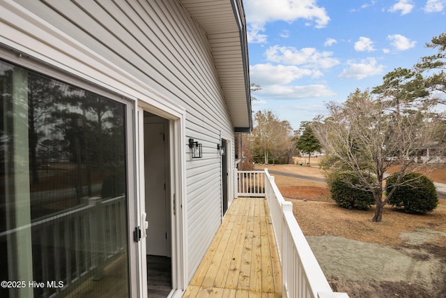 2131 Neuse Cliffs Cir, New Bern, NC 28560 - view of wooden deck