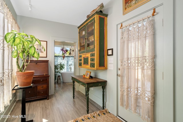 530 Contentnea Ave, New Bern, NC 28560 - foyer entrance featuring wood finished floors and rail lighting