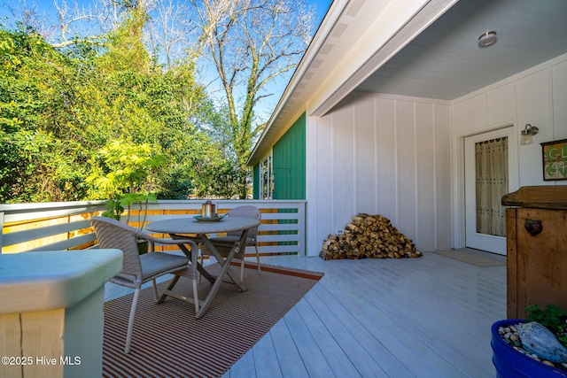 530 Contentnea Ave, New Bern, NC 28560 - deck with outdoor dining space