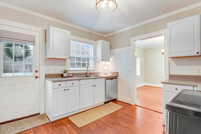 kitchen featuring sink, dishwasher, range with electric cooktop, light hardwood / wood-style floors, and white cabinets