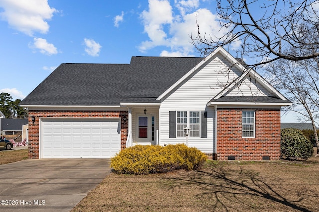 view of front facade featuring a garage and a front yard