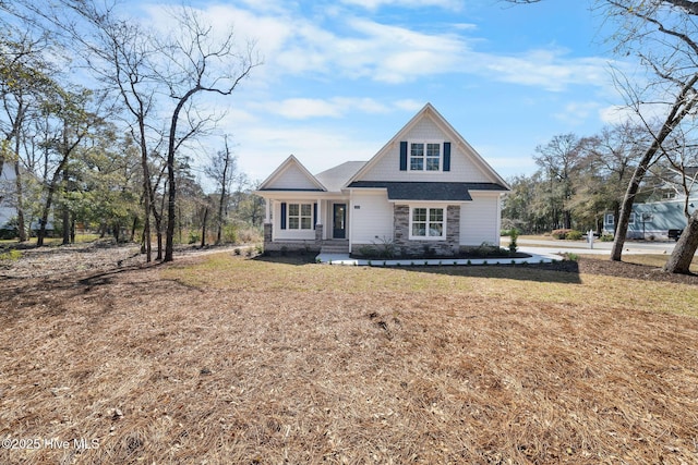 doorway to property with covered porch